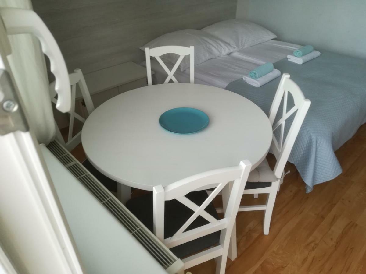 Pokoje Goscinne Jutrzenka Swarzewo Exteriör bild